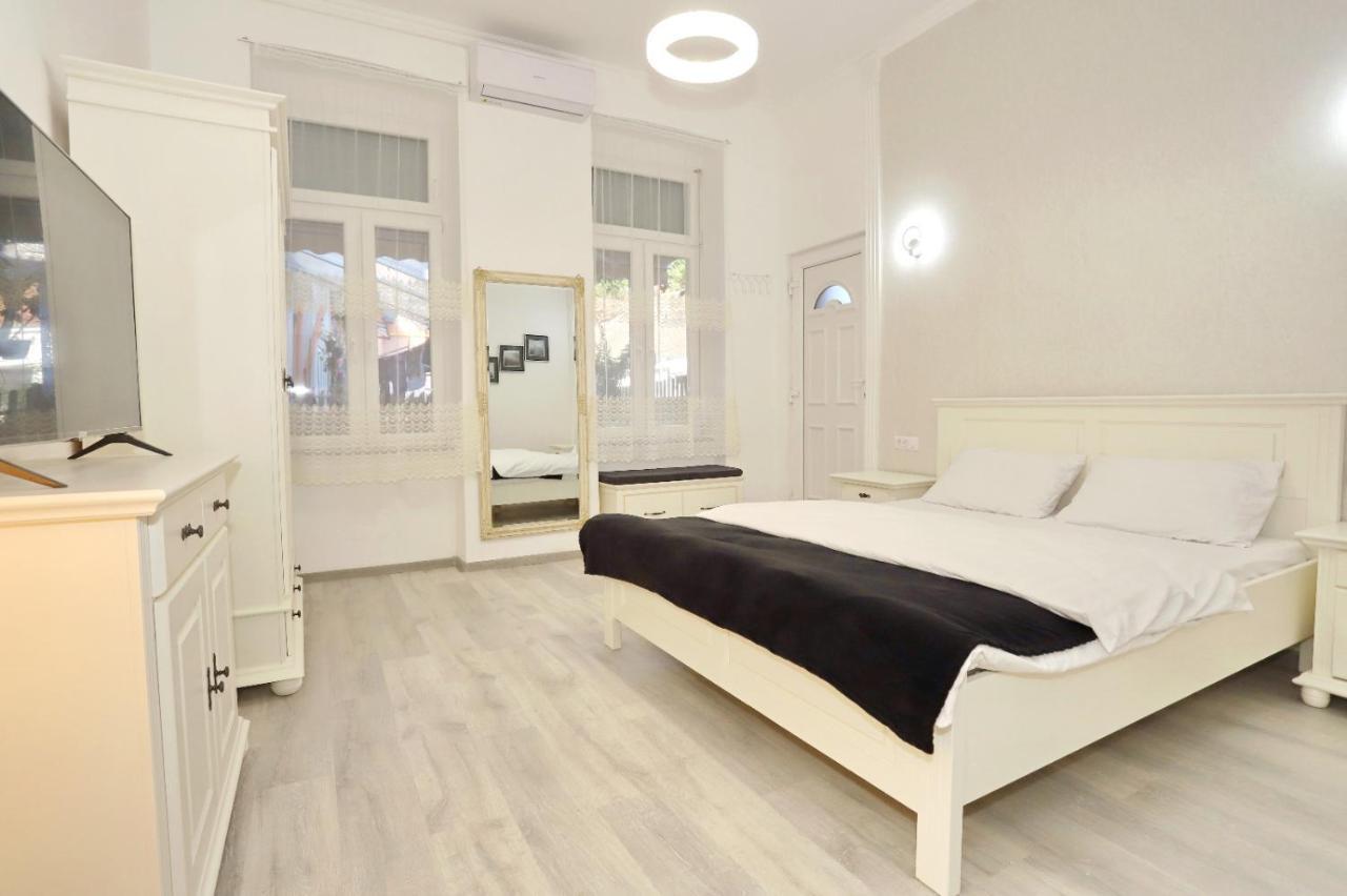 Central Luxury Apartments Орадя Экстерьер фото