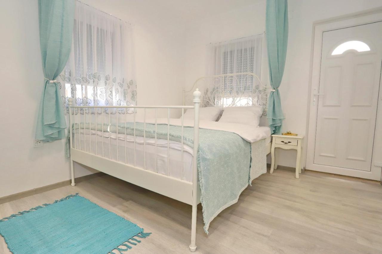 Central Luxury Apartments Орадя Экстерьер фото